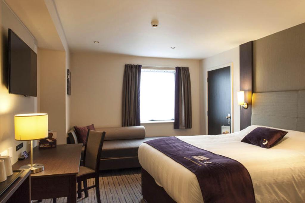 Premier Inn Manchester - Prestwich Eksteriør bilde