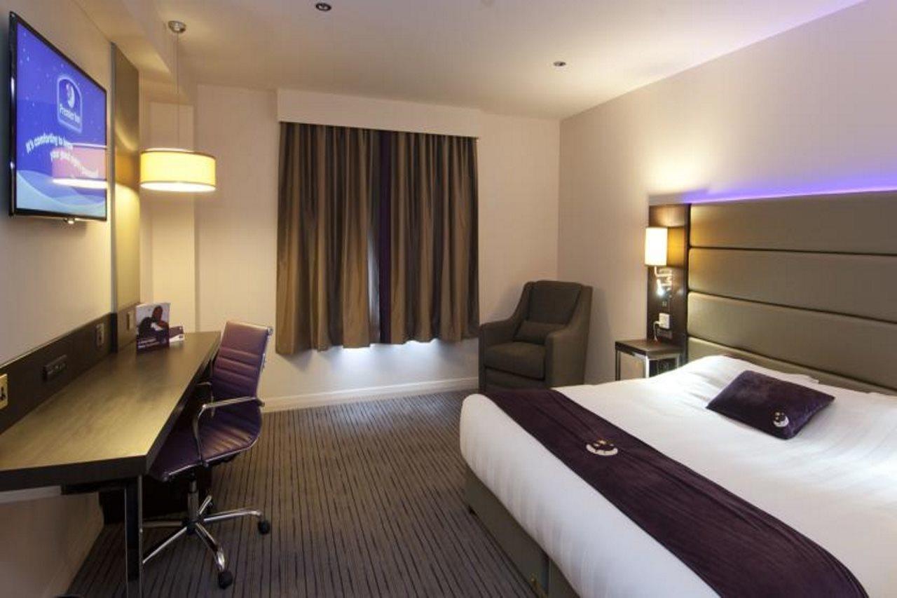 Premier Inn Manchester - Prestwich Eksteriør bilde